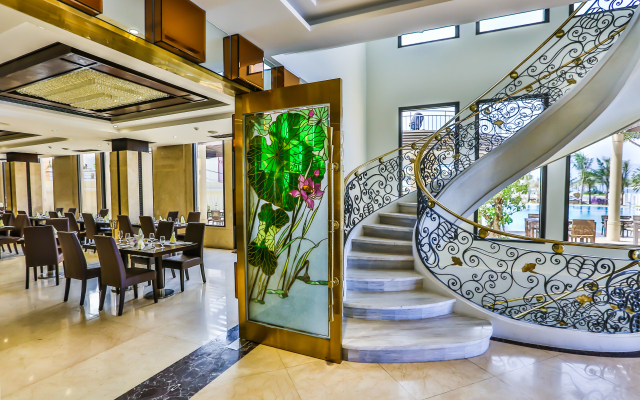 Holiday Beach Hotel Danang