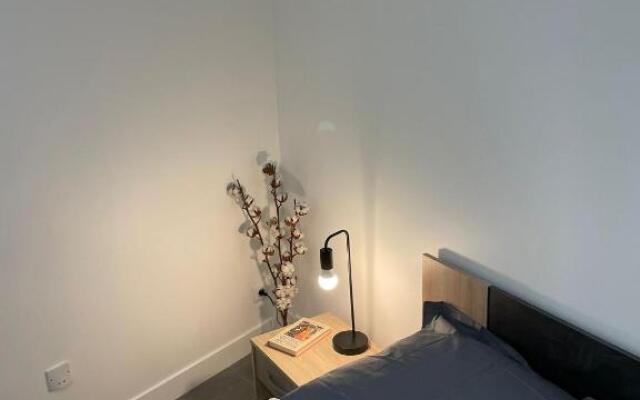 Logement entier : Studio neuf avec jardin
