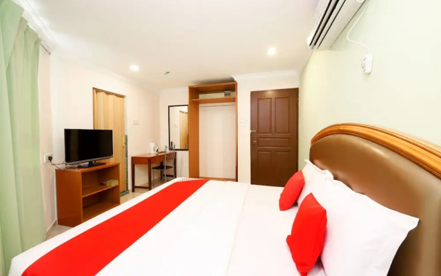 OYO 775 Hotel Sahara Inn