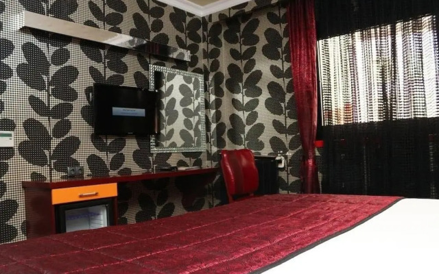 Murat Otel