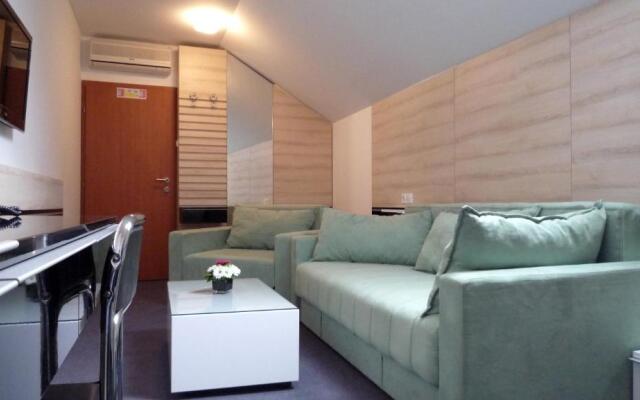 Garni Hotel Consul