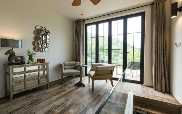 Emerald hills villa