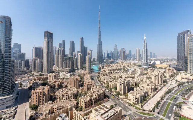 Sleek 3BR Maid s Room w Burj Khalifa View - Apartment in ดูไบ - Photo 5