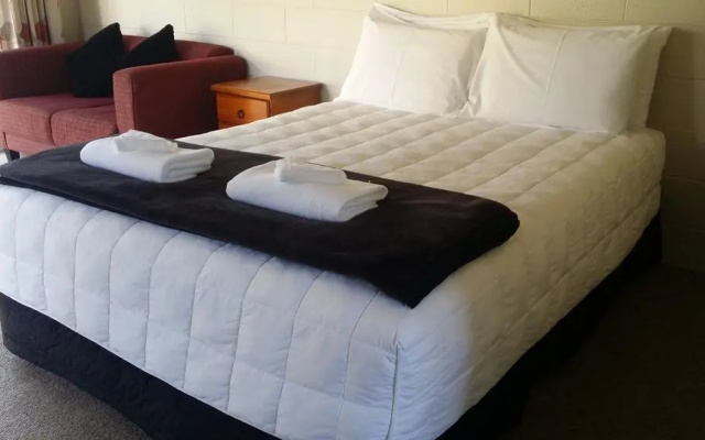 Fountain Court Motel