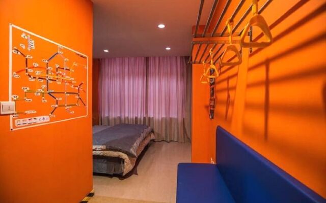 Crosme Theme Hotel