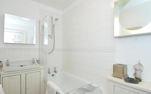 217 Charming first floor period city center apartment