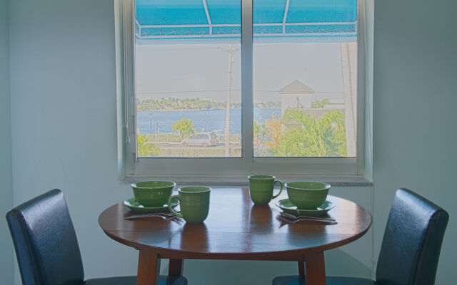 Hollywood Beachside Boutique Suites