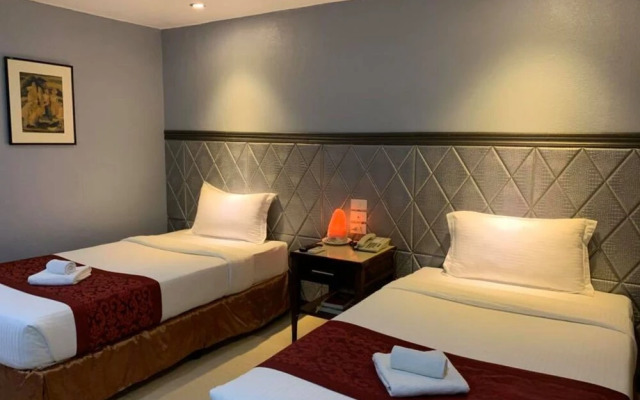 Vaccinated Staff - Capital O 824 Chinatown Lai Lai Hotel