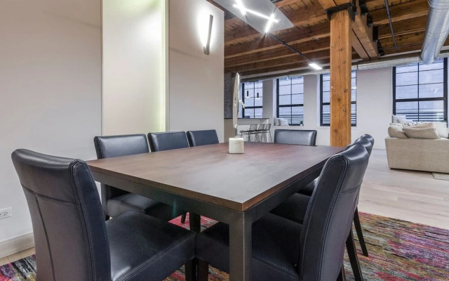 Breathtaking 6 BDR Luxury Condo Downtown Chicago