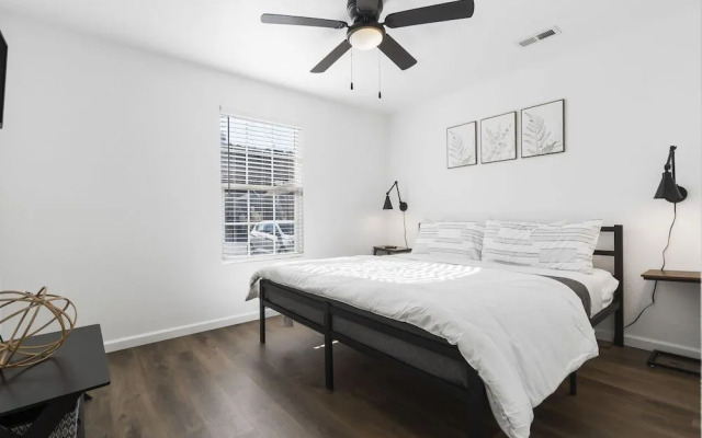 New Listing Vineyard Valley Views - Balcony