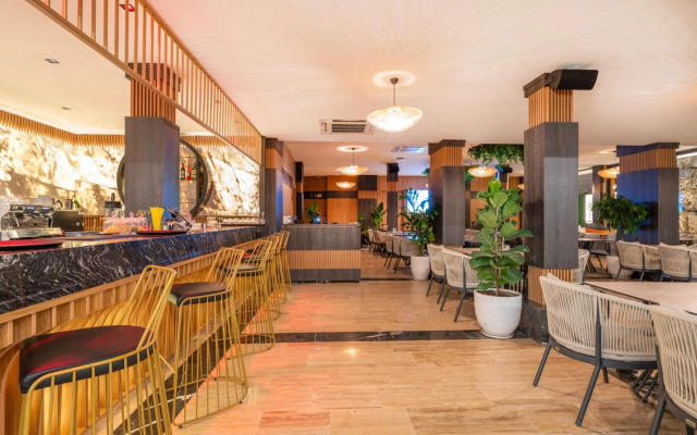 Golden Star Hotel