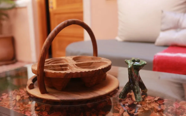 Riad Jenan Adam