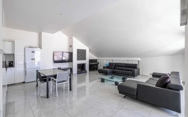 Luxury Penthouse 120ma2 in the Heart of Cannes