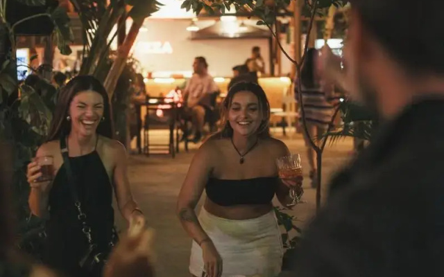 Zulu Surf Hotel