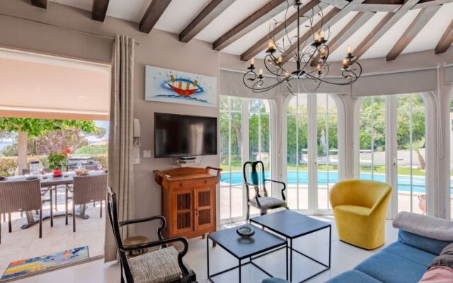 Holiday Home Villa Bindouletto