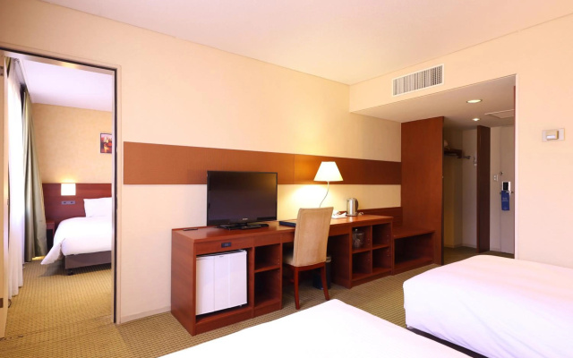 International Resort Hotel Yurakujo – Guest Rooms – Tomisato