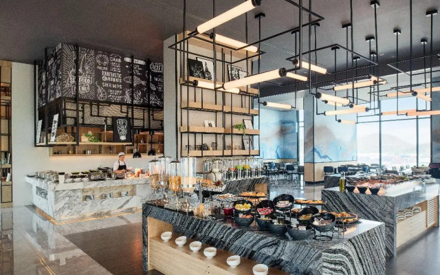 Holiday Inn & Suites Siracha Laemchabang by IHG