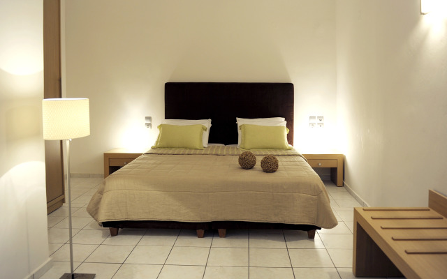 Golden Milos Beach House by Domotel