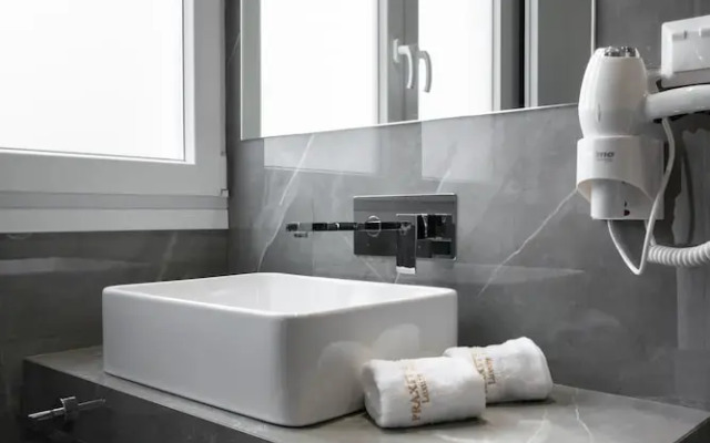 Praxitelous Luxury Suites