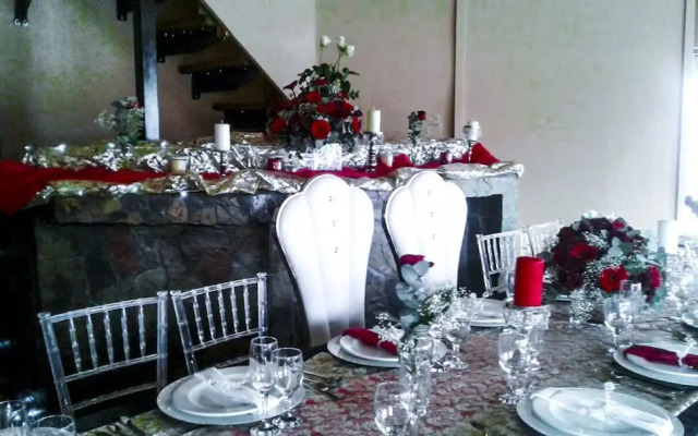 Cliffords Lodge & Spa