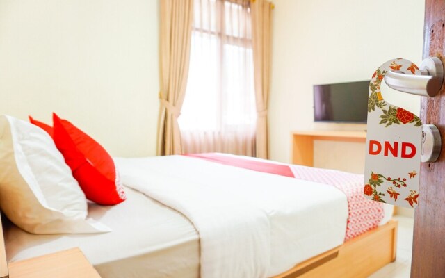 Hotel Kurnia by OYO Rooms