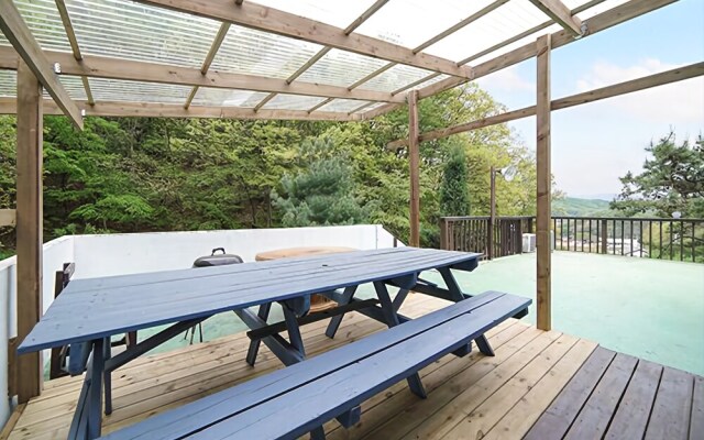 Yeosu Blue Sky Galaxy Pension