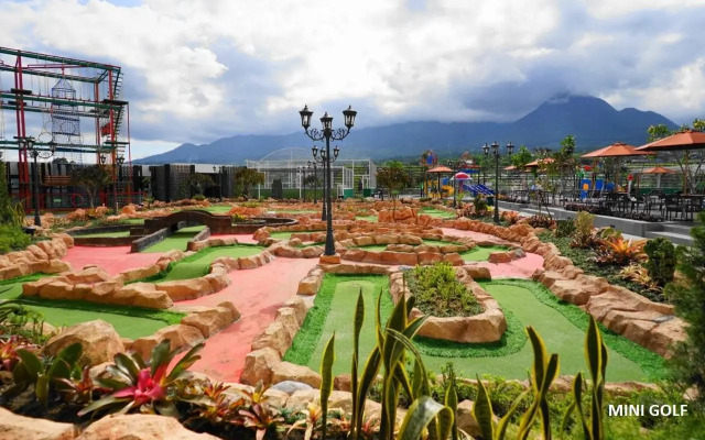 Senyum World Hotel