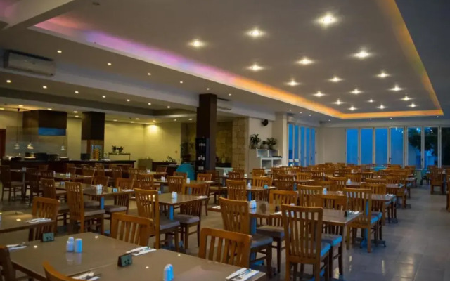 Theo Sunset Bay Hotel