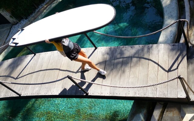 Wave House - Surf Camp