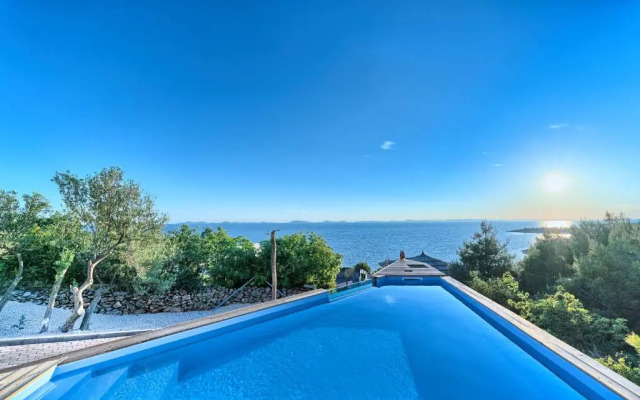 Golden Haven Luxe Glamp Resort