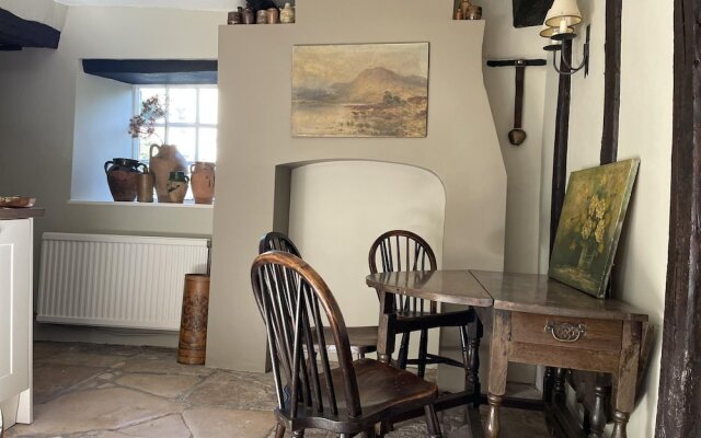 Stunning 2 Bed Cotswold Cottage Winchcombe