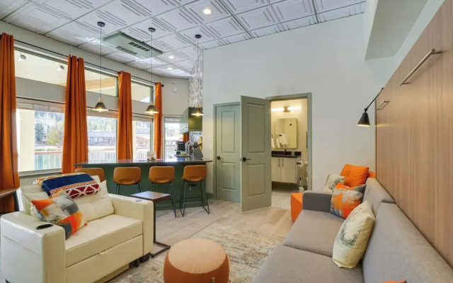 Mtn & Lake Views: Chic Keystone Studio