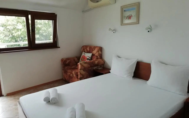 Guest House Kera