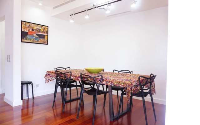 Gulbenkian Terrace Bright Luxury Apt