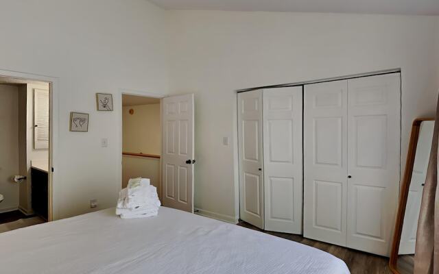 Commodore's Landing #201 - Barefoot Dream