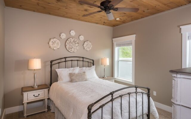 Just Perfect 3 Bedroom Home by Redawning