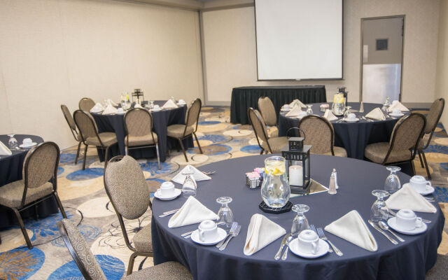 Eastland Suites Hotel & Conference Ctr, Trademark by Wyndham