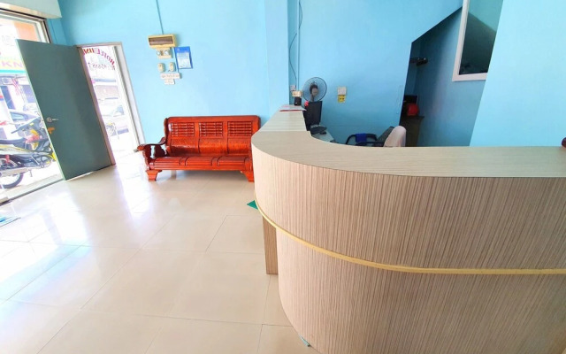 OYO 89737 Hotel Tishoa