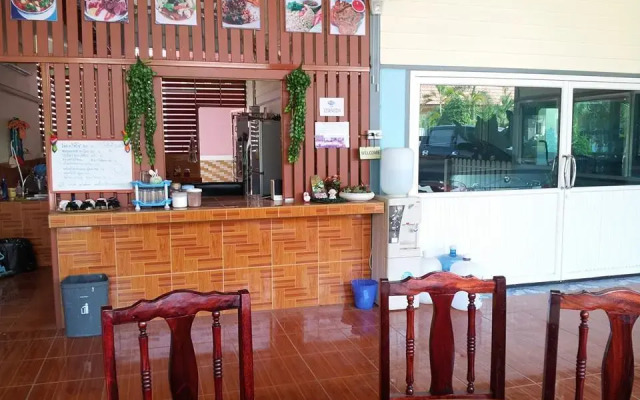 Phromlikhit Sawhanbandal Resort