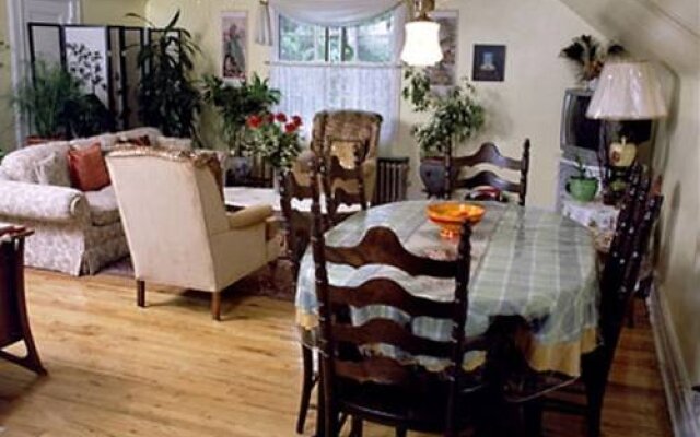 Bibis Garden Bed and Breakfast