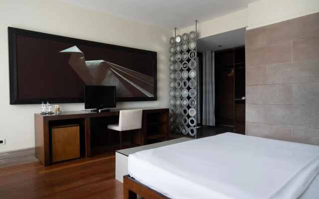 No 81 Hotel