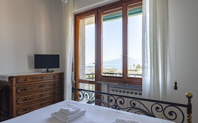 JOIVY Front Sea Apt With Big Terrace In Chiavari