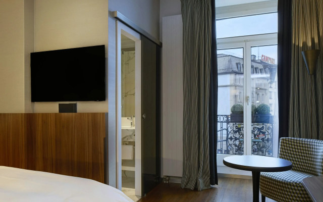 Central Plaza Hotel