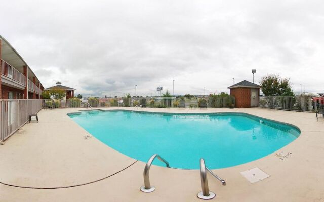 Quality Inn Russellville Area