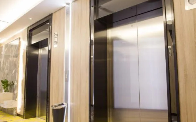 Youth Sunshine Hotel (Xiangtan Gaoxin Wanda Plaza)