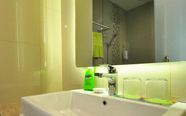 MaxoneHotel at Kramat