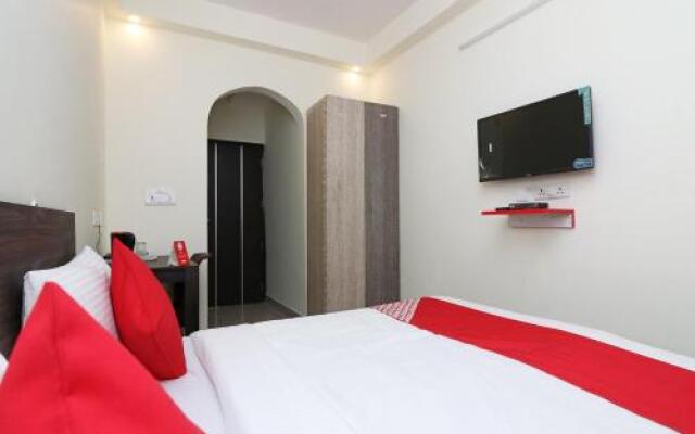 OYO 27071 Live Inn