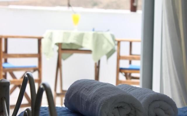V-rooms in Milos Cyclades