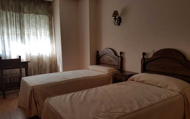 Hotel Rural Puerta De Caderechas