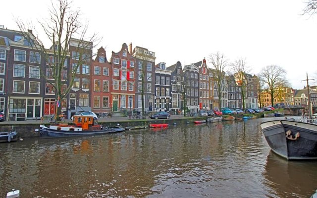 Cozy Jordaan canalhouse near Anne Frank House